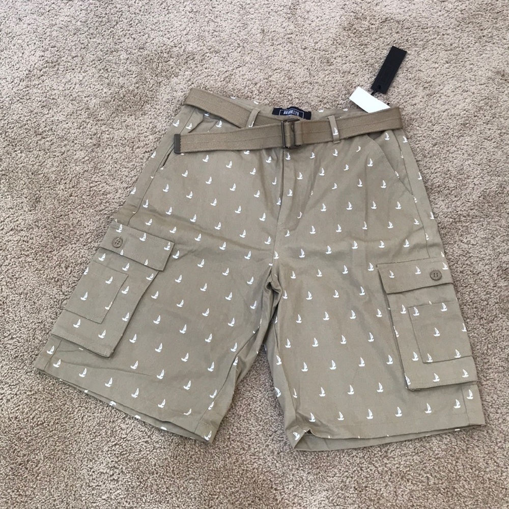 NWT! Brooklyn xpress Men’s SZ 34 khaki shorts
